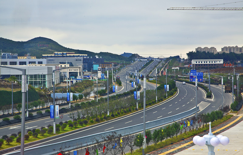 贵安路.jpg 贵安路.jpg