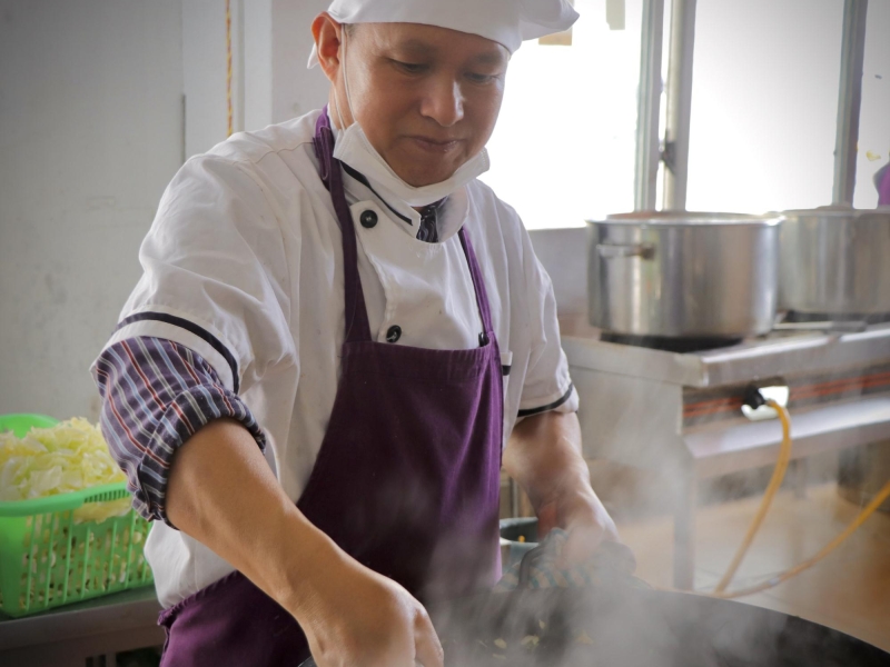 郑红光：一把大勺烹出华特味道